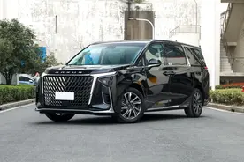 车长近5.3米，内饰奢华空间大，上汽大通MAXUS G90不比GL8有排面？图片