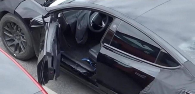 特斯拉Model 3大升级，面对比亚迪，新款Model 3打得过吗？