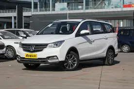 宝骏730 2021款 1.5T 手动时尚型 7座，适合短途全家游图片