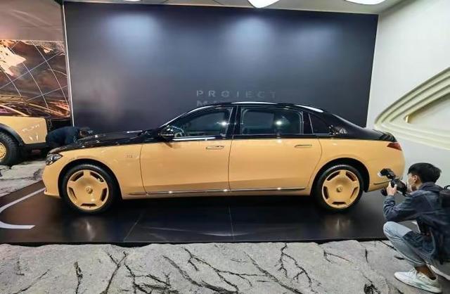 8万元,迈巴赫s 680新增车型正式上市,标配双色车身(奔驰迈巴赫s680