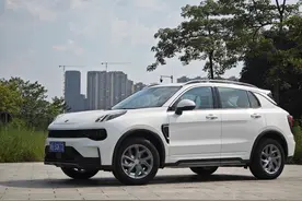2.0T＋爱信8AT，油耗6L多？入门即高配！15万燃油SUV考虑它！图片
