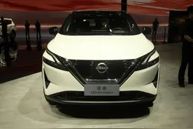 逍客换代在即，新款配奔驰发动机，老款降3.5万，等新还是买旧？图片