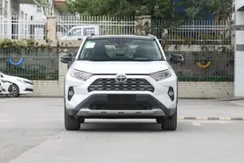如果一家只买一辆车，还是SUV实用，丰田RAV4荣放，安全还省油图片