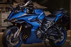 跑旅｜22款铃木GSX-S1000GT，旗舰运动旅行车，KYB减震+鲍鱼卡钳图片
