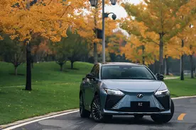 短暂试驾雷克萨斯RZ 450e 异型方向盘很出彩，整体感受很“哇塞”图片