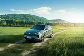 引领“森系”新豪华 极狐阿尔法S和阿尔法T森林版上市图片