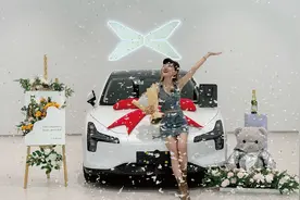 仙女沉浸式提小鹏MONA M03！仪式感拉满视频封面