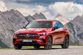 纯电续航最高131km 奔驰GLC轿跑插混版实车亮相 配空气悬架图片