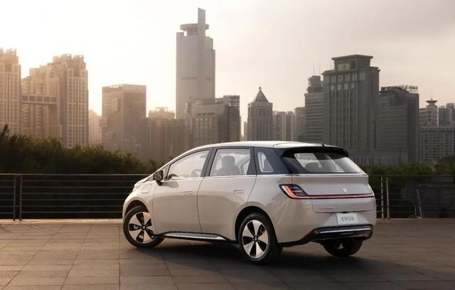 国产整活儿！奇瑞、五菱越野车来了，还有10万级纯电大5座！