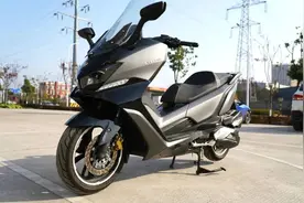 17L大油箱，超长续航，250踏板到底选什么？赛科龙RT3车型解读图片