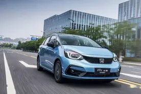 预算10万，适合女生开的车，这几款颜值高口碑好还省油图片