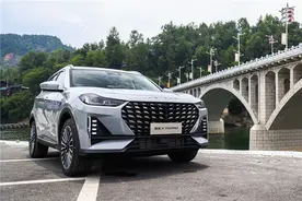 10.29万元起，捷途X70 PRO上市，国民大七座SUV稳了图片