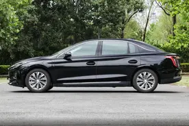 红旗E-QM5，车长超5米，续航431km，才12万多图片