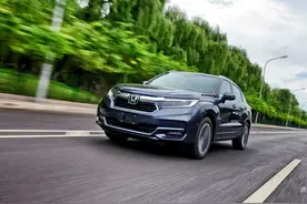 30万内靠谱大五座SUV，好开好用空间大，试驾新款本田冠道图片