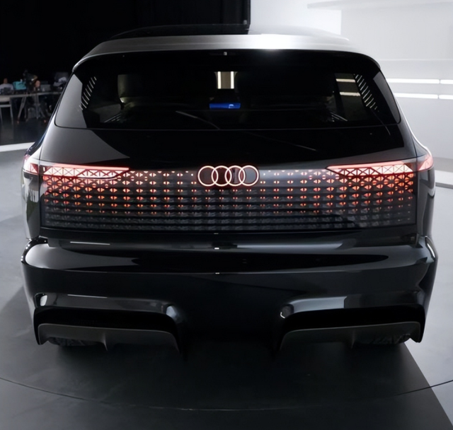 �й�ר�����µ�MPV����׷�������5.5�����3.4�ף������б���