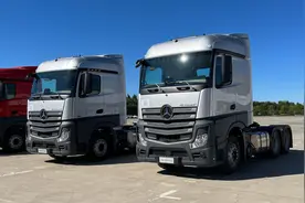 国产奔驰阿克托斯正式上市！可选康明斯发动机，售价51.88万元起图片