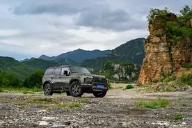 路虎卫士的平替？试驾雷克萨斯GX550h 远峰版图片