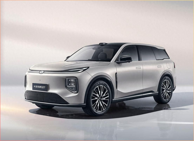 10万落地买SUV，闭眼选！动力强、空间大、配置高，油车党放心冲