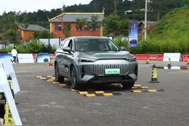 零百4秒多，续航1400km以上，试驾奇瑞风云T10图片