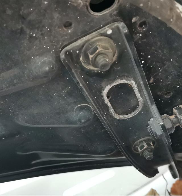 2013款奥迪Q5卖9万，该不会是辆事故车？看到实车秒懂