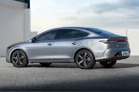 比亚迪又出王牌！驱逐舰05落地不到5万，用来代步真的香！图片