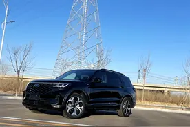 全新福特探险者VS凯迪拉克XT6，美系大7座 “天花板”的对决！图片