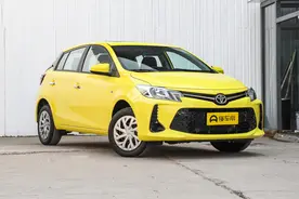 详解丰田威驰FS，小型两厢车，配1.5L发动机+CVT变速箱图片