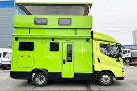 程力轩航 · 比亚迪T5DM升顶房车 6座布局 自带360°观景“阁楼”图片