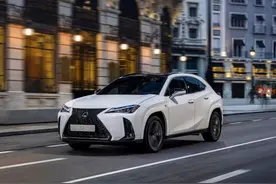 中期改款雷克萨斯UX车型官图发布 内饰升级12.3英寸中控屏图片