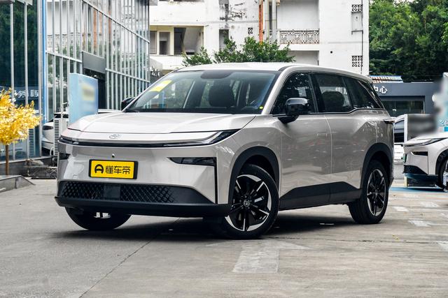 连续两月销量破万，扒开表面看看广汽丰田铂智 3X里边的料