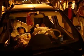 在闭密车里睡一晚上会怎么样？这些教训太惨痛了，千万要注意了图片