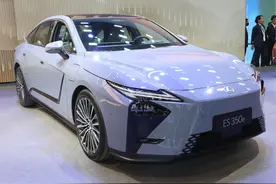 新一代雷克萨斯ES改得很上头！现款最低23万+落地，等新or抄底？图片