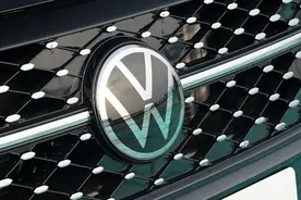 想买油车的可以出手了，这八款销量高又省油，最低油耗才3.73L图片