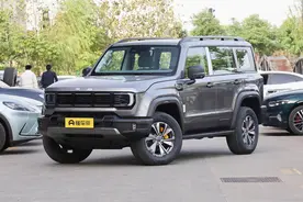 详解全新北京BJ40，配2.0T+8AT动力，售17.98万起，值得入手吗？图片