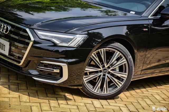 价格已公布！实拍新款奥迪A6L大顶配