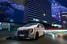 四大维度全方位对比，M8大师超级混动版与丰田赛那怎么选？图片