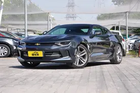 科迈罗 2017款 2.0T RS车型，2门4座硬顶跑车，售39.99万，动力强劲图片