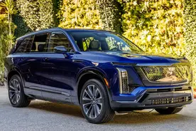 国产前体验凯迪拉克Vistiq 零百加速3.7秒 第三排腿部空间局促图片