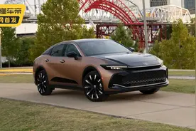 全新丰田皇冠国内正式首发！造型争议大，还能重回巅峰吗？图片