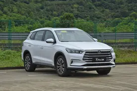 宋Pro DM低配加装电动尾门，让日常生活使用也提高配置！图片