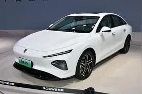 不搞高阶智能化，荣威D7走亲民路线，这次是想通了？图片