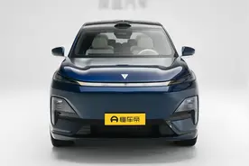 实测对比！深蓝S09与问界M8,30万级家用SUV选谁不踩坑？