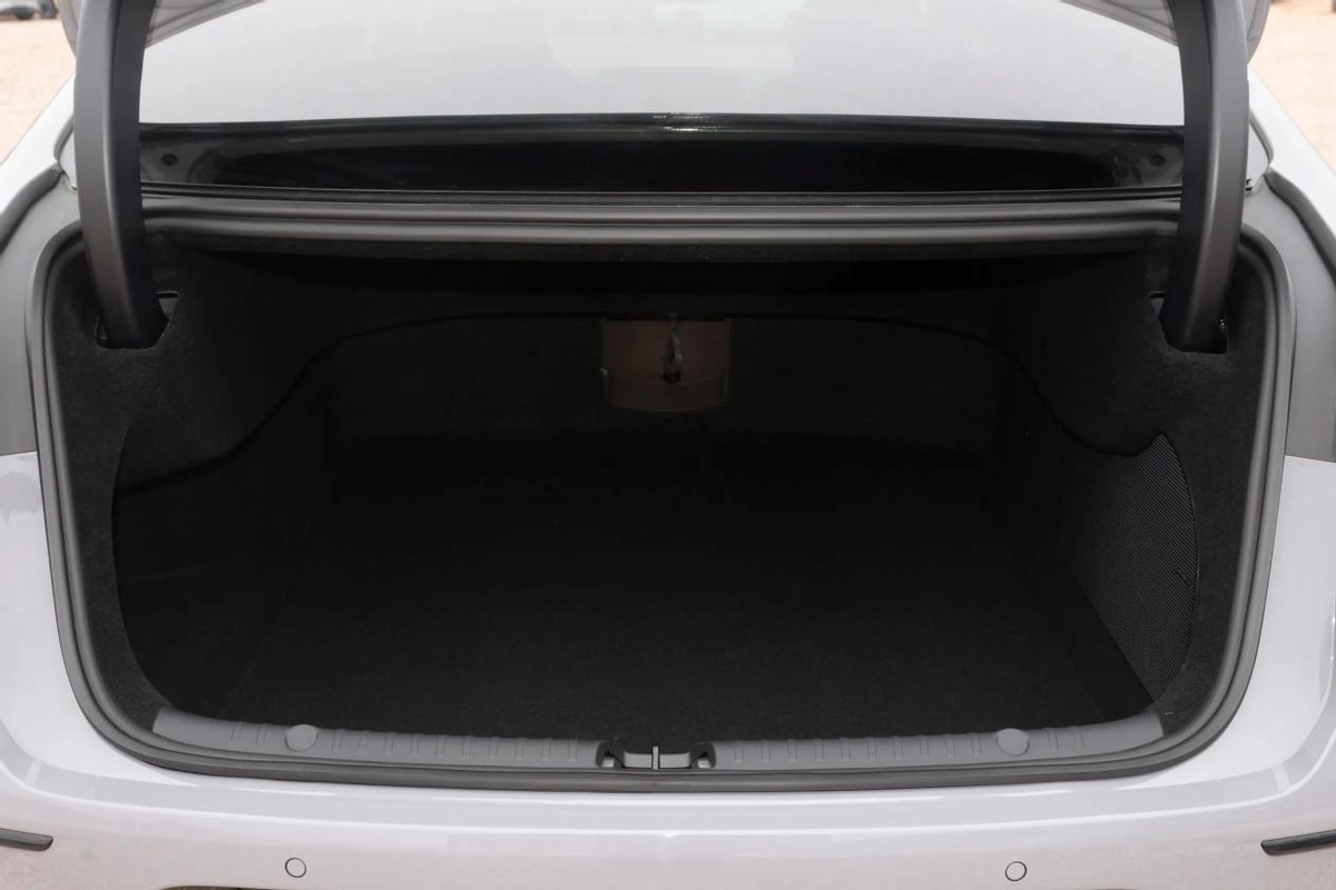 比亚迪汉DM 对比 奇瑞风云A9L 落地价分析_比亚迪