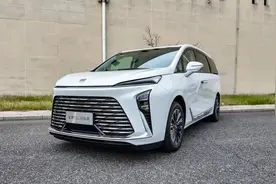 车长5.2米，7座空间超大，2.0T+9AT黄金动力，解析全新GL8陆尊图片