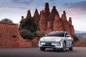 智己也搞电池租赁？ 一个月支付1299元！图片