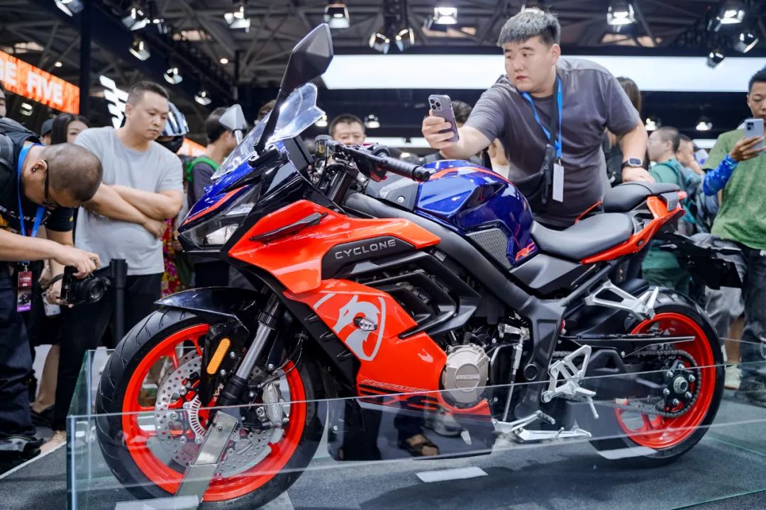 宗申这阵容太过庞大，四缸仿赛 RC680R 正式亮相！4546|小老婆汽機車資訊網