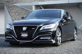 第十五代丰田皇冠或将以进口方式引入国内，售价预计35万元起图片