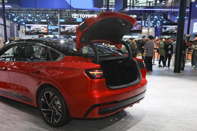 长安福特新款蒙迪欧亮相