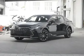 油耗不到5L，丰田高端低价中型豪华家轿，能燃92油，带你看亚洲龙图片