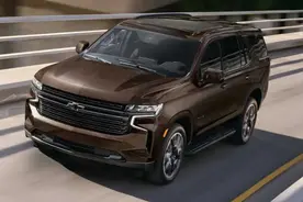 全新雪佛兰Suburban 配磁控悬架和电子限滑差速器！这才是大型SUV图片